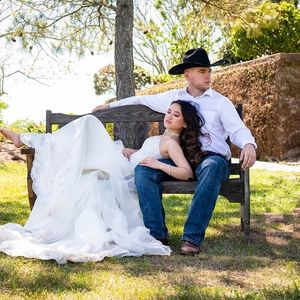 Best Pre Wedding Photo Shoot Tips & Pose Ideas